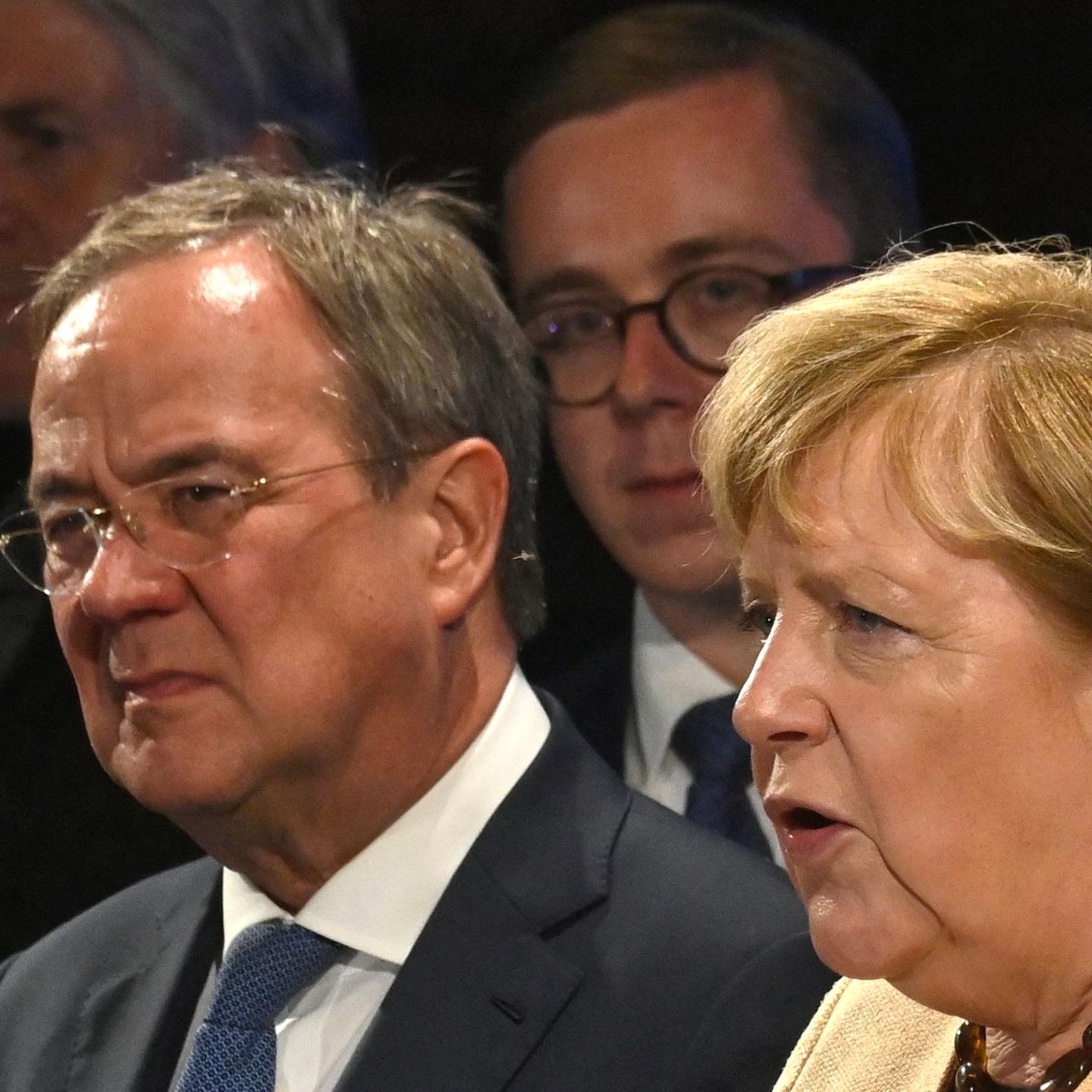 Grosse Oper Als Bundeskanzlerin Angela Merkel Dekollete Wagte Stern De