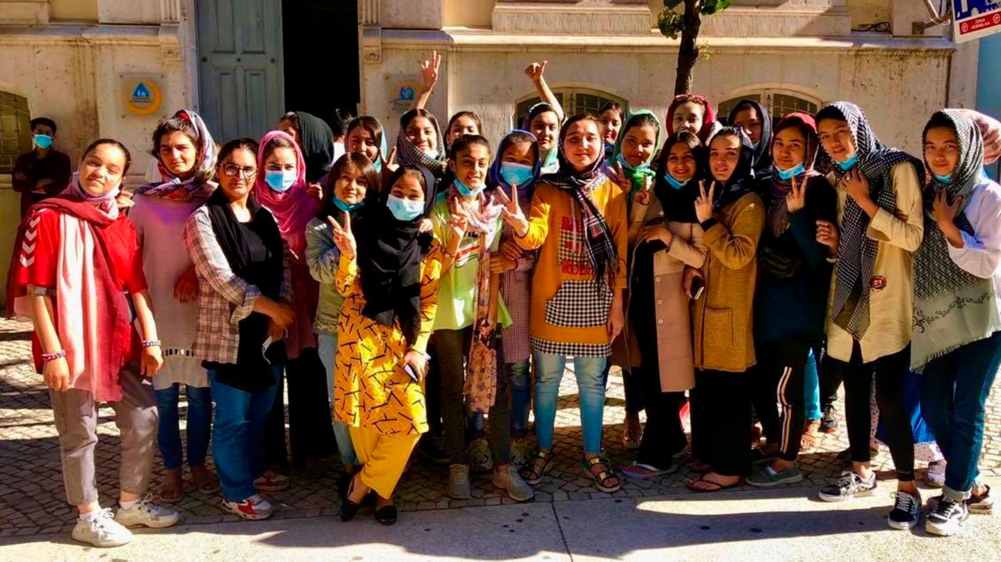 Escape from Taliban: Young female soccer players from Afghanistan get asylum in Portugal