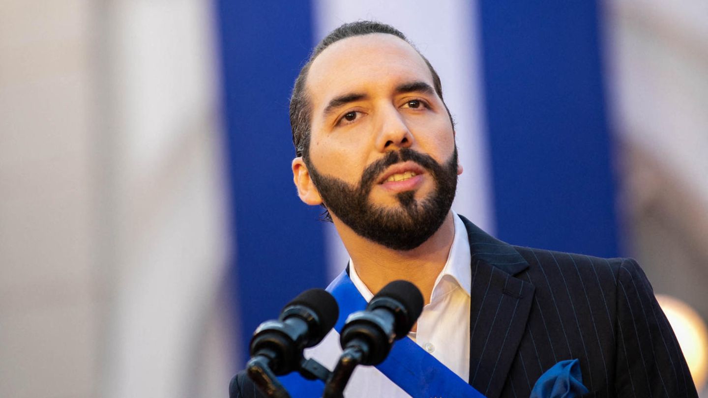 El Salvadors Präsident nennt sich selbst 