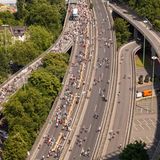 Still-Leben-Ruhrschnellweg von oben