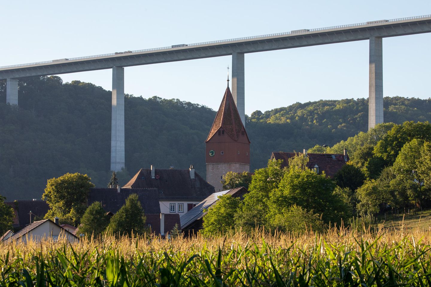 Auobahnbrücke  der A6 bei Geislingen