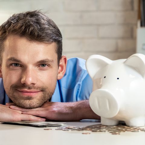 Festgeld bringt zumindest mehr Zinsen als das Sparschwein