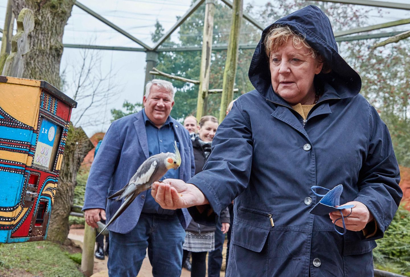 Bei manchen Tieren wirkte Merkel zurückhaltender.