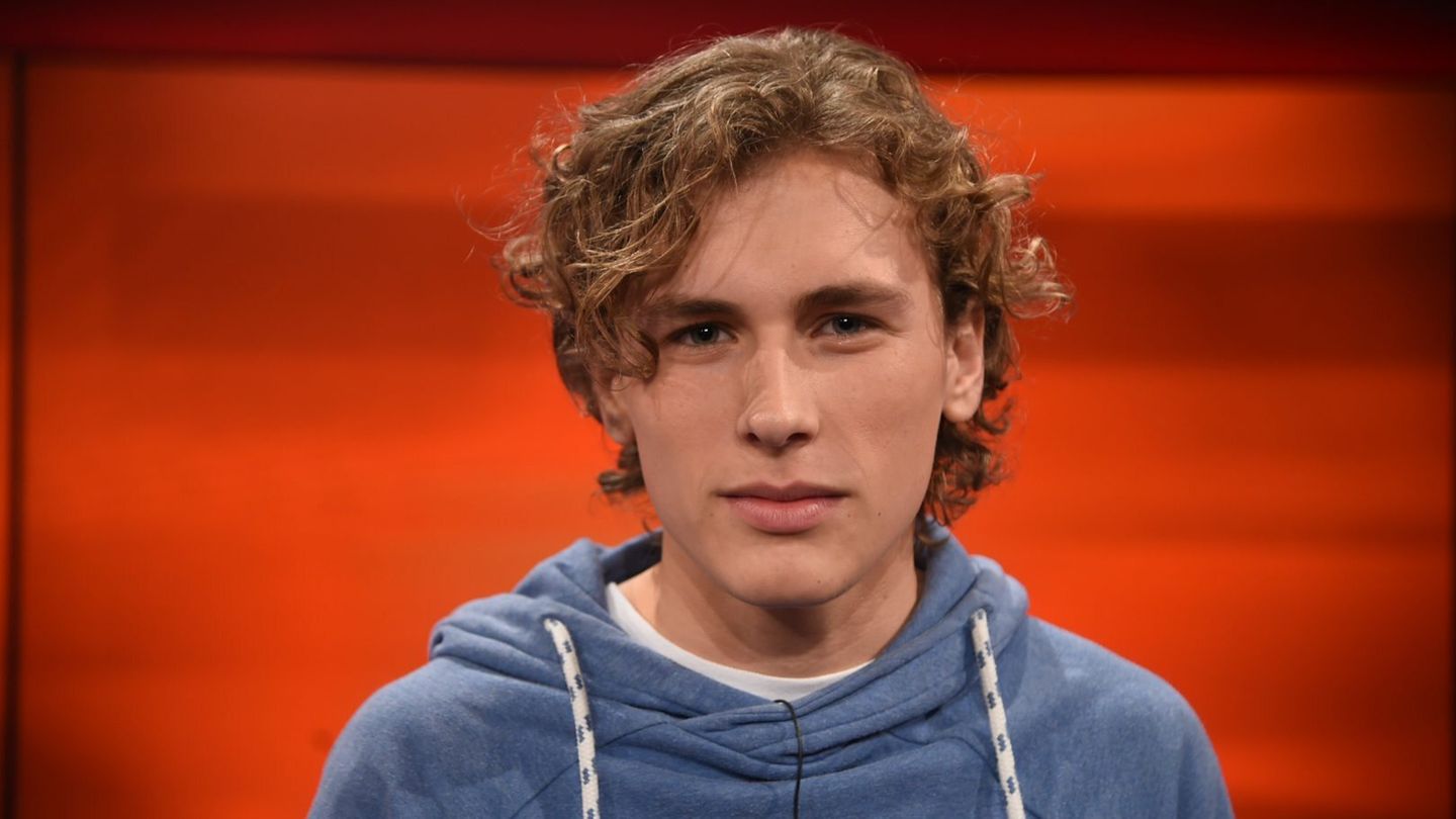 Vom Aktivisten zum Politiker : Er gründete einst Fridays for Future mit. Jetzt will Jakob Blasel in den Bundestag. Ein umstrittener Schritt Vom Aktivisten zum Politiker : Er gründete einst Fridays for Future mit. Jetzt will Jakob Blasel in den Bundestag. Ein umstrittener Schritt