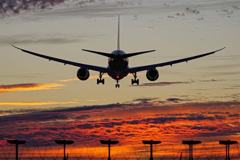 Flugzeug am Himmel