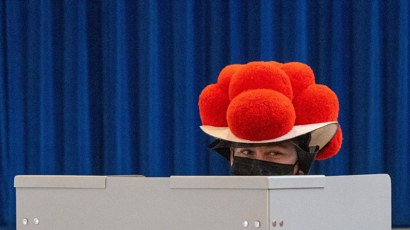 Federal election 2021: The best pictures from the polling stations
