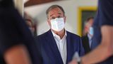 Armin Laschet, Kanzlerkandidat der Union, gab seine Stimme in Aachen, Nordrhein-Westfalen, ab. Dabei unterlief ihm ein Fauxpas.