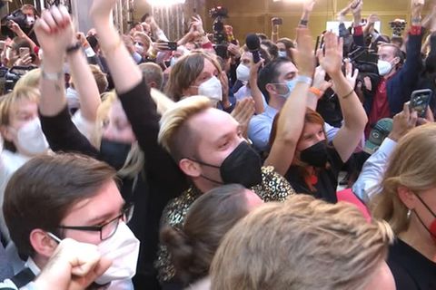 Video: SPD kämpft mit Union um Spitzenplatz