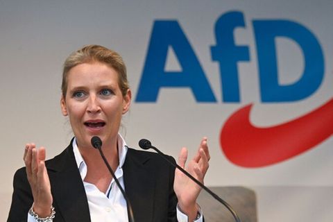 Alice Weidel spricht auf einer Kundgebung der AfD