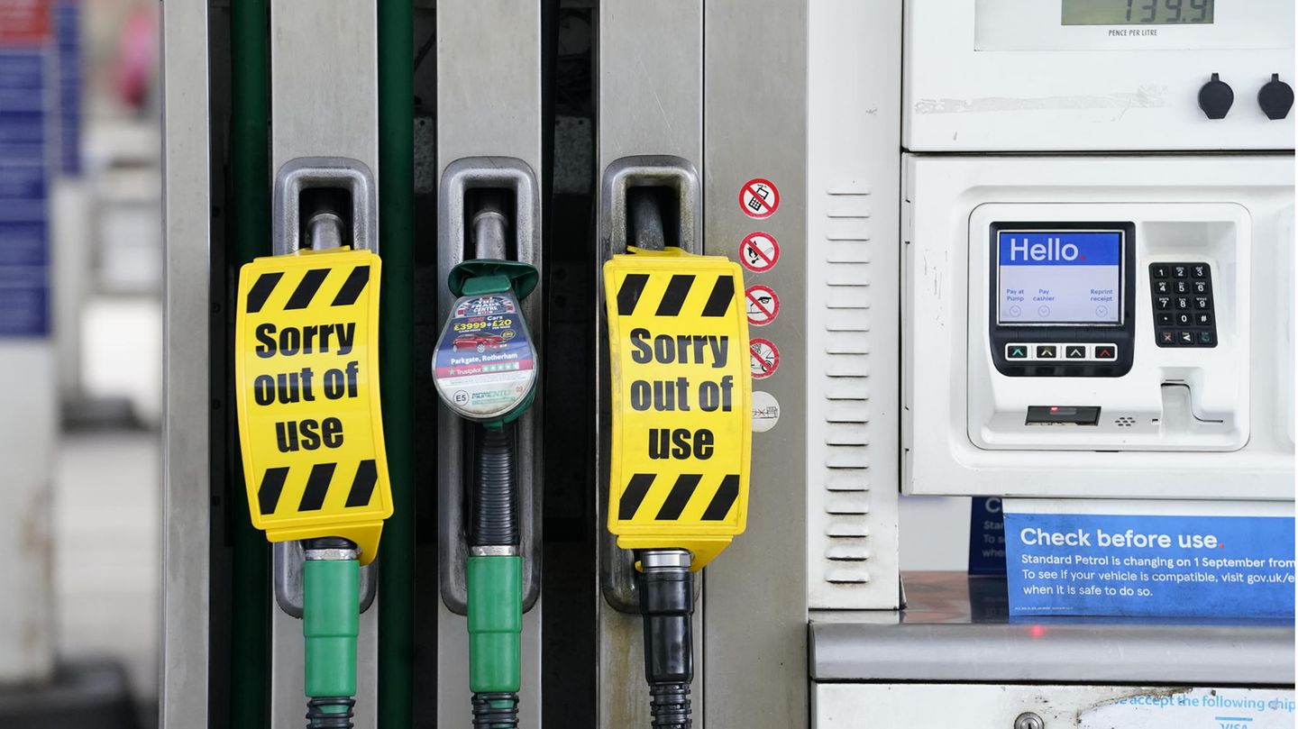 UK: Thousands of UK gas stations without petrol