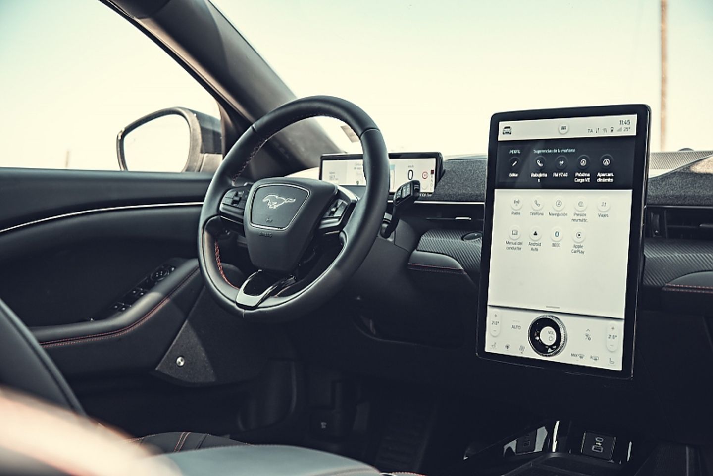 Vergleichstest Audi Q4 - Ford Mustang Mach-E