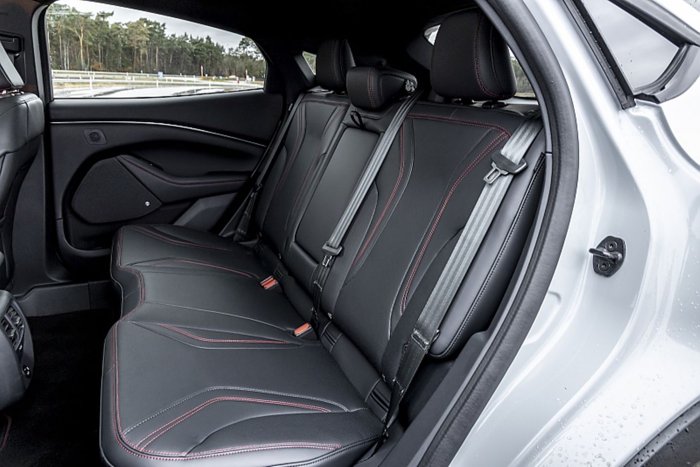 Vergleichstest Audi Q4 - Ford Mustang Mach-E
