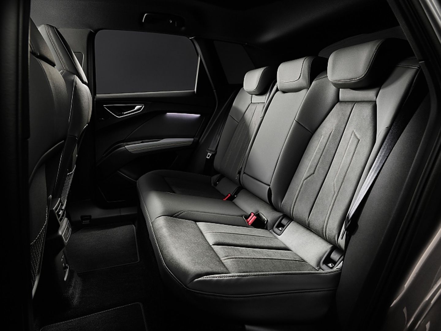Vergleichstest Audi Q4 - Ford Mustang Mach-E