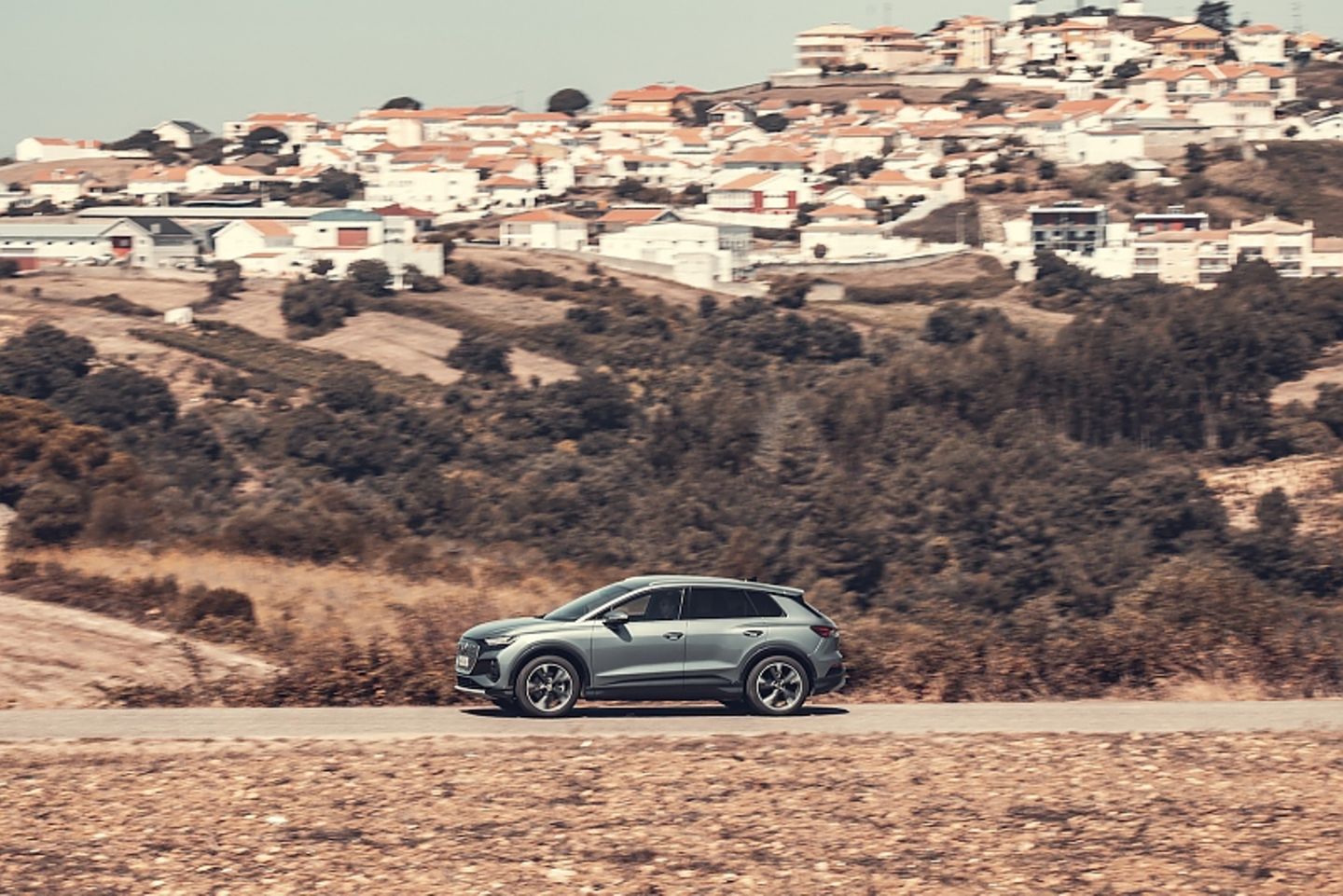 Vergleichstest Audi Q4 - Ford Mustang Mach-E