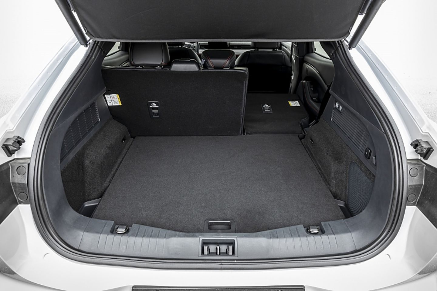 Vergleichstest Audi Q4 - Ford Mustang Mach-E