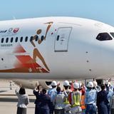 Da Teile des Dreamliners in Japan gefertigt werden, gehören Fluglinien aus Fernost zu den besten 787-Kunden; Japan Airlines betreibt 47 Flugzeuge diesen Typs.