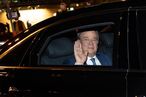 Armin Laschet auf dem Weg ins Adenauer-Haus: Fokus auf Machterhalt.