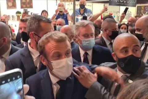 Frankreichs Präsident: Macron auf Gastro-Messe mit Ei beworfen – Angreifer rief "Vive la revolution!"