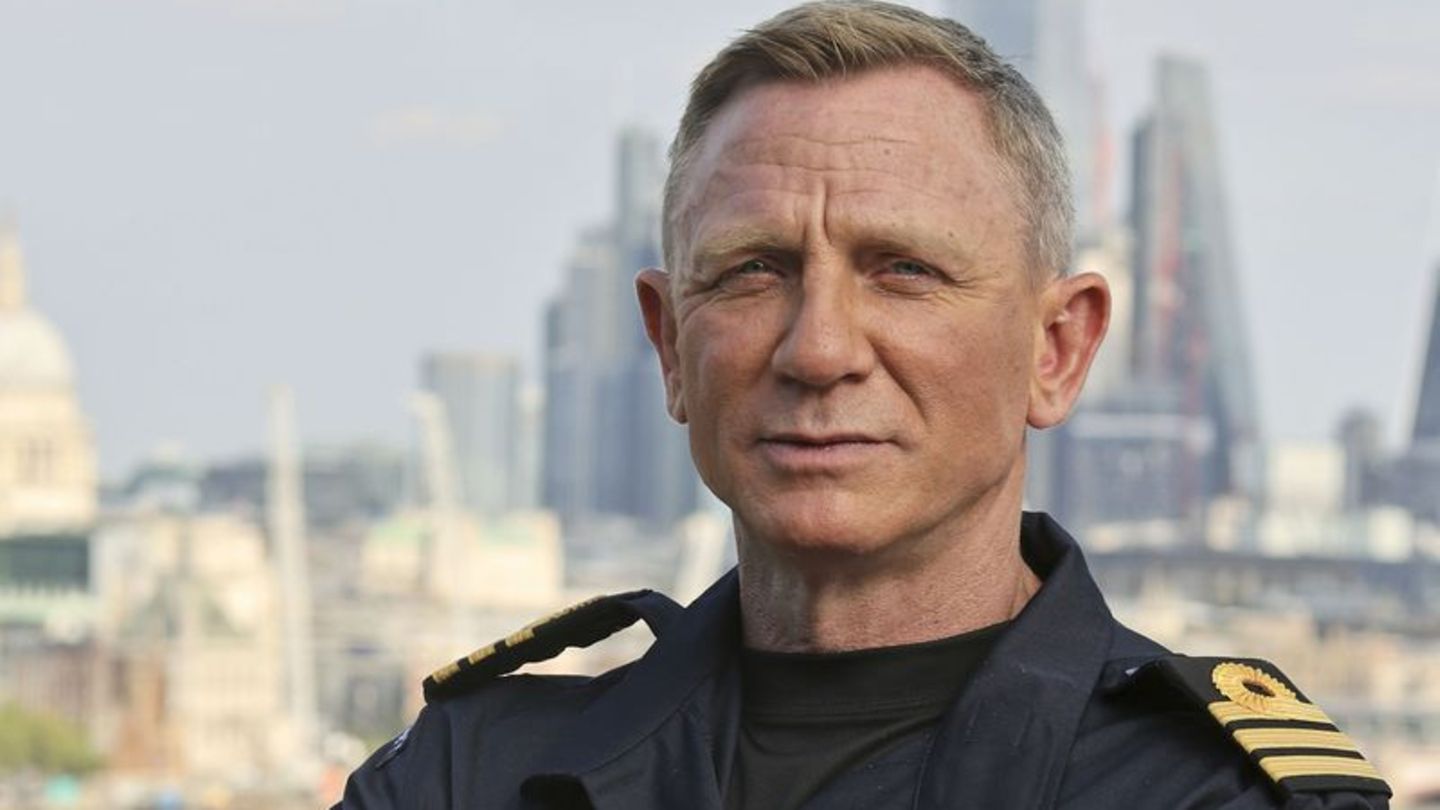 007 cast: Daniel Craig cried on the last day of Bond shooting