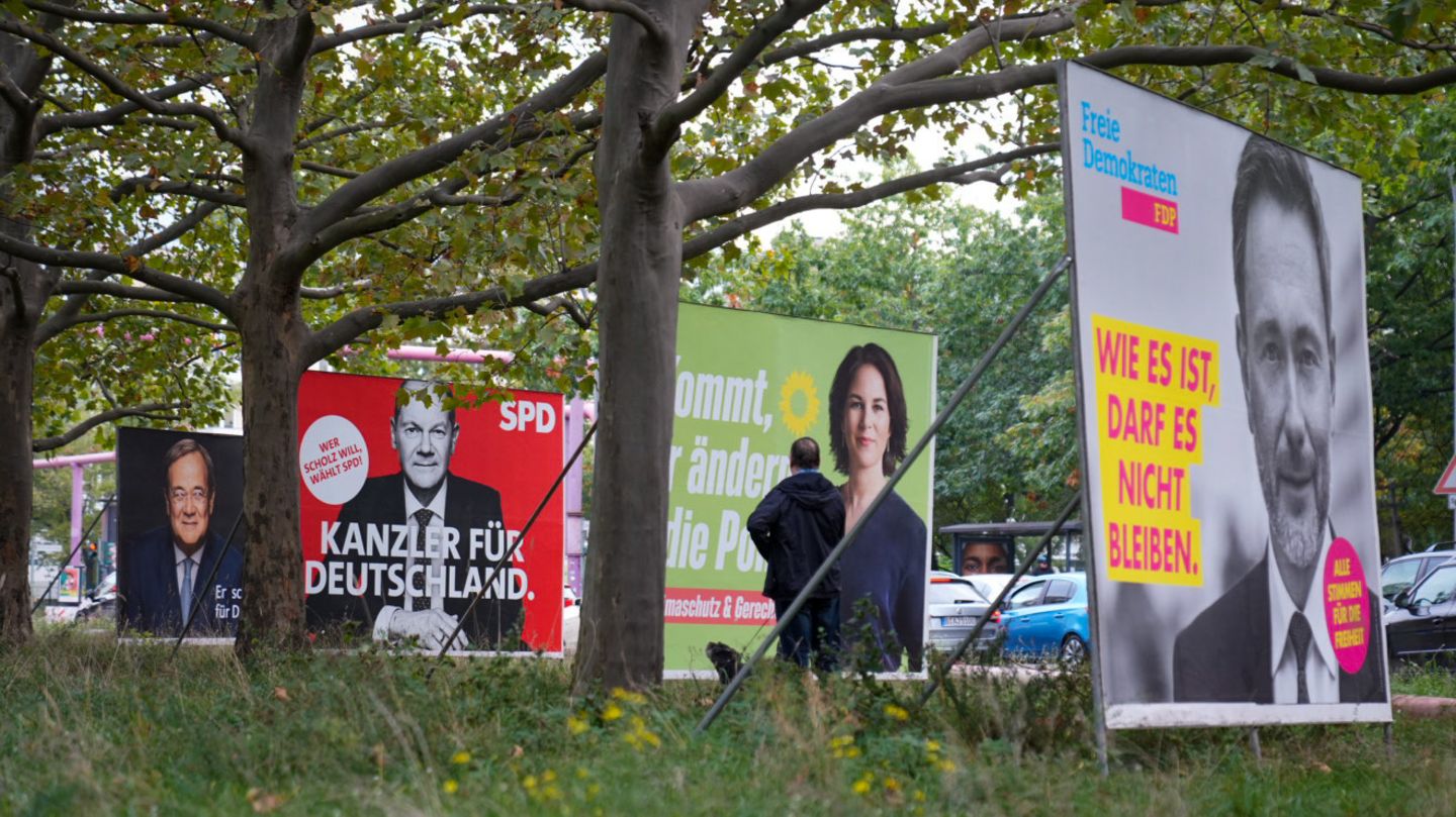 Germany and the “Ménage-à-trois”: triangular relationship with traffic lights or Jamaica