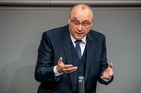 Der Verfassungsschutz in Sachsen hat den früheren Richter Jens Maier als rechtsextrem eingestuft