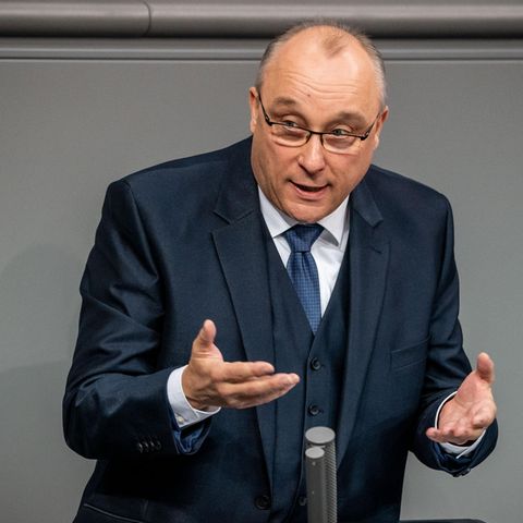 Der Verfassungsschutz in Sachsen hat den früheren Richter Jens Maier als rechtsextrem eingestuft