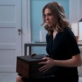 Sie ist erst die zweite Frau, die in zwei aufeinanderfolgenden James-Bond-Filmen an der Seite des Geheimagenten 007 auftritt: Léa Seydoux ist auch in "Keine Zeit zu sterben" als Psychologin Dr. Madeleine Swann zu sehen. Hier erfahren die Zuschauer deutlich mehr über den Hintergrund der Figur. 