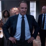 Doch das Gastspiel für die CIA ist nur von kurzer Dauer. Kurz darauf kehrt James Bond wieder zurück in den Schoß des MI6 - dort wird er schon von M (Ralph Fiennes), Moneypenny (Naomie Harris) und Tanner (Rory Kinnear) erwartet.