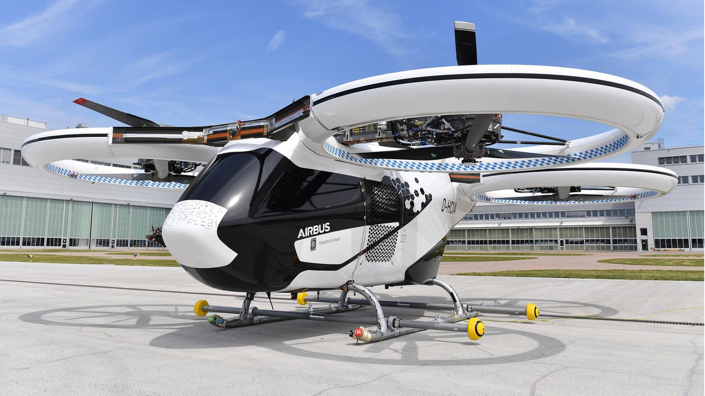 Multikopter mit vier festen Antriebsgondeln: der CityAirbus im Airbus Helicopter Werk in Donauwörth