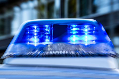 Das Blaulicht an einem Polizeiwagen
