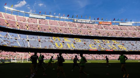 Bald wieder voll besetzt: Das Camp Nou in Barcelona ist mit knapp 100.000 Sitzen das größte Fußball-Stadion in Europa