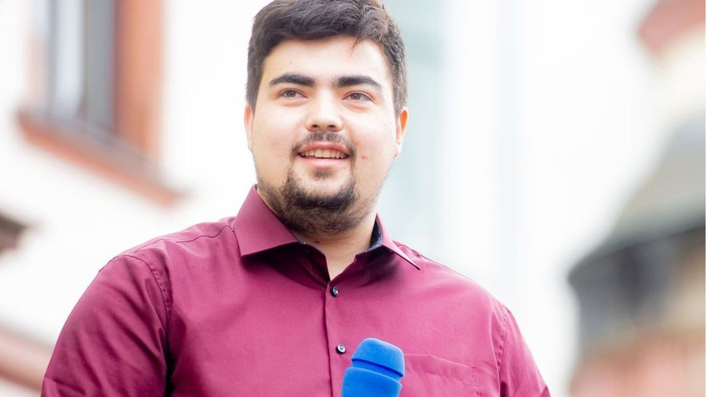 Niklas Wagener, 23, Grüne. Der Mann aus Aschaffenburg ist nur wenige Tage älter als seine Parteikollegin Emilia Fester