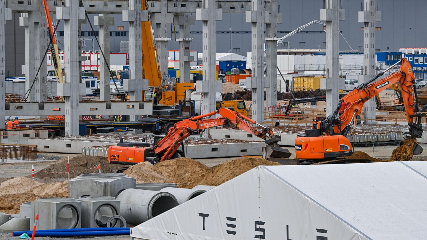Tesla-Fabrik in Grünheide soll endlich Genehmigung erhalten – mit strengen Auflagen