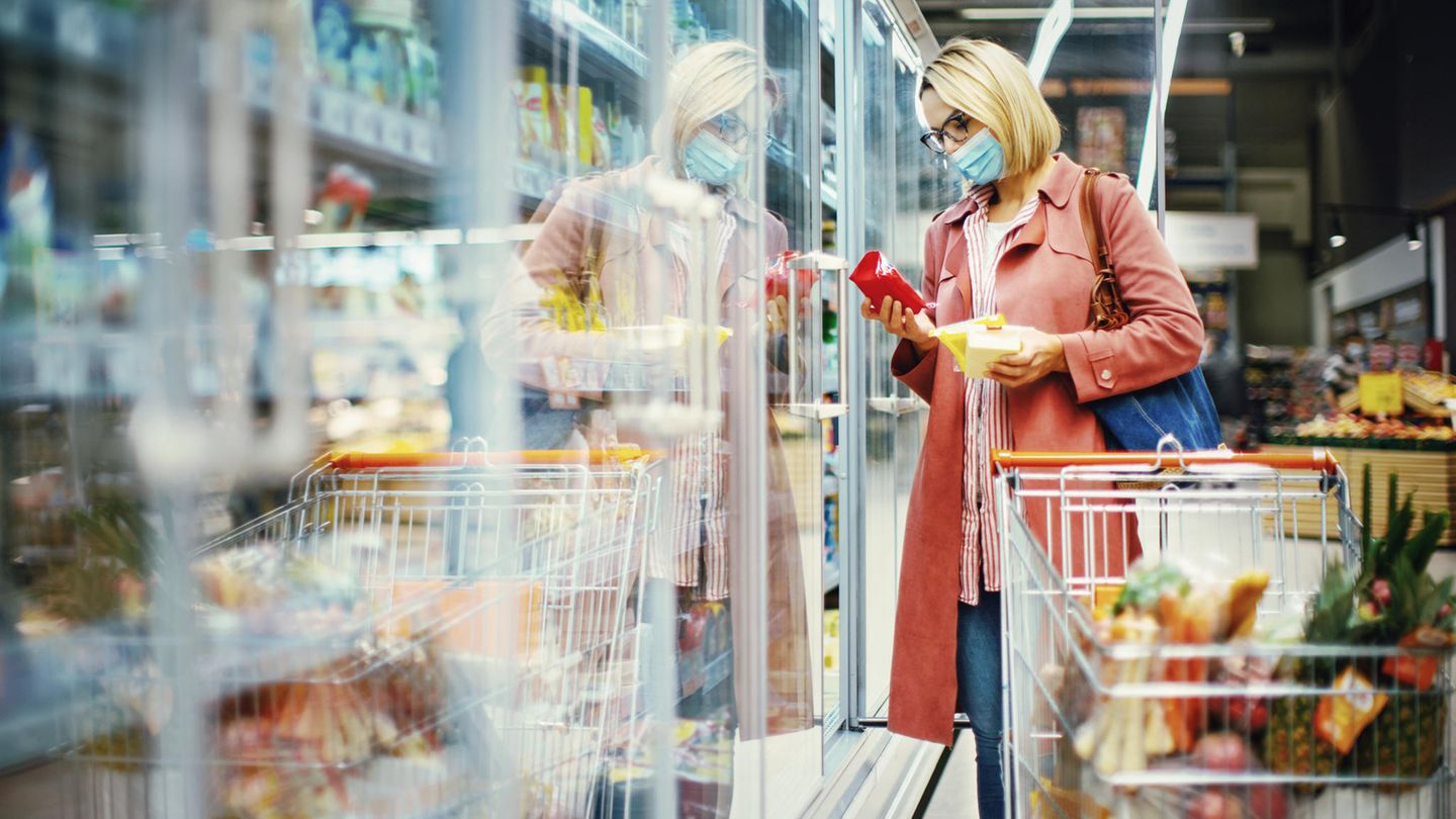 Eine junge Mutter aus Großbritannien spart dank ihrer Schnäppchenjagd im Supermarkt jeden Monat hunderte von Euro. 