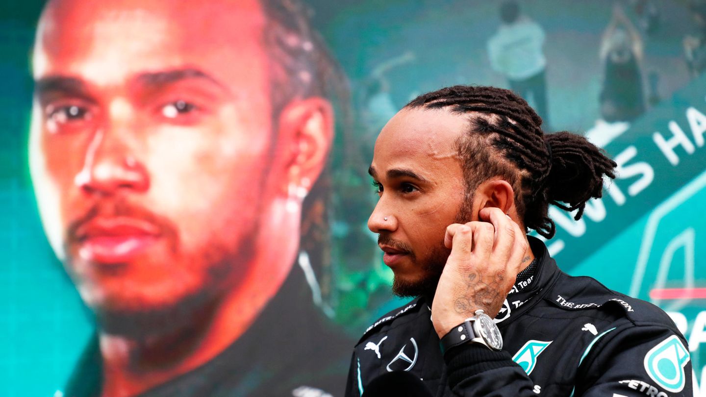 Lewis Hamilton in Sotschi nach seinem 100. Rennsieg Lewis Hamilton in Sotschi nach seinem 100. Rennsieg