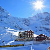 Auf der Kleine Scheidegg mit dem Hotel Bellevue des Alps
