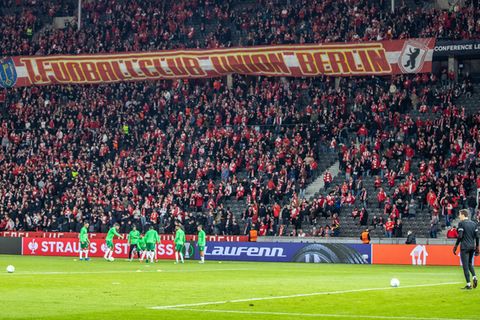 Fans von Union Berlin beim Europa-League-Spiel gegen Maccabi Haifa im Olympiastadion