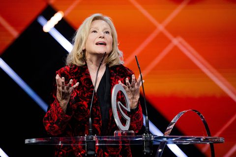 Kabarettistin Maren Kroymann redet auf der Bühne beim Deutschen Comedypreis