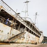 Die "Galeb" ist nicht irgendein Schiff. Sie ist die Amtsjacht des ehemaligen jugoslawischen Staatschefs Josip Broz Tito. 86.000 Seemeilen legte der Diktator mit ihr zurück. Ob Elizabeth Taylor, Sophia Loren, Kirk Douglas oder Richard Burton – niemand schlug eine Einladung zu einer Spritztour mit der schwimmenden jugoslawischen "Air Force One" aus. 