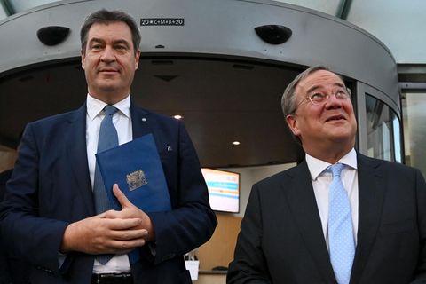 CSU-Vorsitzender Markus Söder (l.) und CDU-Chef Armin Laschet