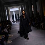 Naomi Campbell auf der Pariser Fashion Week
