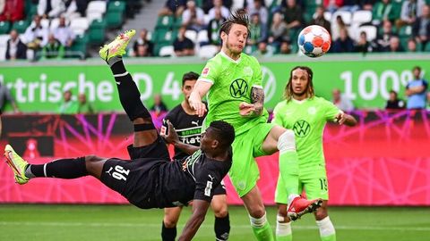 Gladbachs Breel Embolo gelingt gegen Wolfsburg ein Treffer per Fallrückzieher