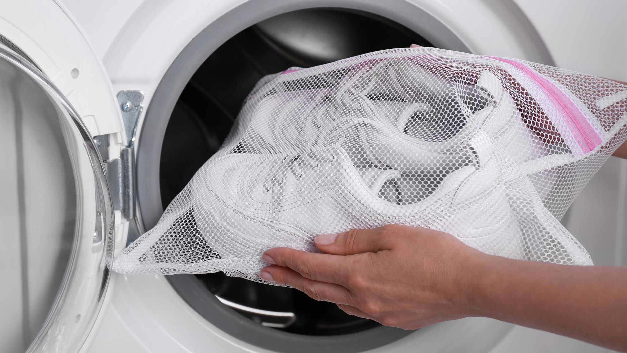 sauber So Ihre werden Sneaker reinigen: Weiße Turnschuhe