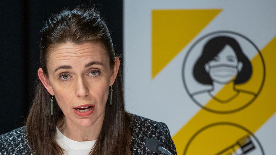 Neuseeland sagt sich von No-Covid-Strategie los