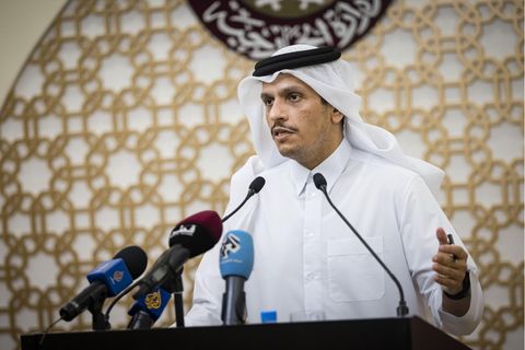 Scheich Mohammed bin Abdulrahman bin Jassim Al-Thani, Außenminister des Staates Katar, bei einer Pressekonferenz in Doha