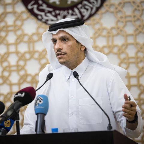 Scheich Mohammed bin Abdulrahman bin Jassim Al-Thani, Außenminister des Staates Katar, bei einer Pressekonferenz in Doha