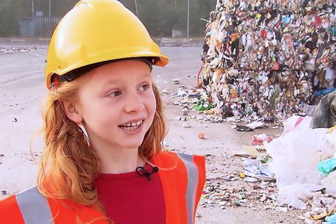 Kinderreporterin Nala besucht eine Müllsortieranlage