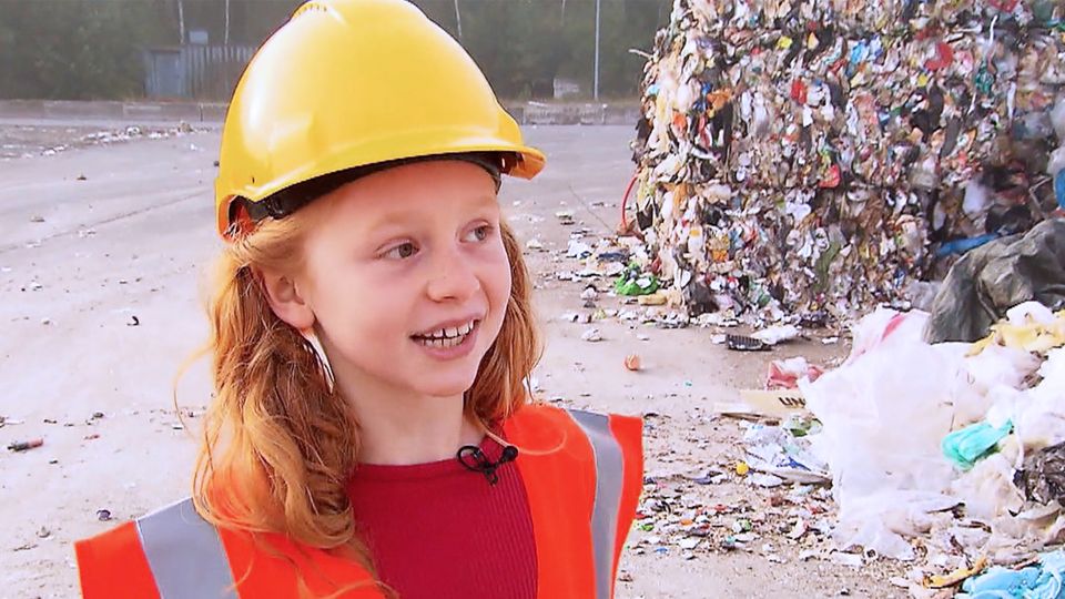 Kinderreporterin Nala besucht eine Müllsortieranlage