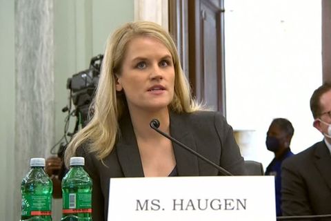Frances Haugen: Whistleblowerin vor US-Kongress: Facebook nimmt psychische Probleme junger Nutzer in Kauf
