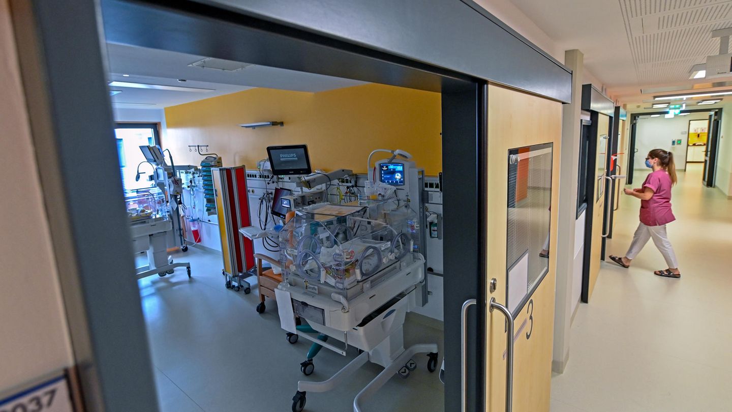 Auf das Bauchgefühl hören  In der Zeit im Krankenhaus prasselt viel Neues auf euch ein. Die Ratschläge von Ärzten, dem Stationspersonal oder anderen Patienten. Hört auf euer Bauchgefühl. Es hat sehr oft Recht.
